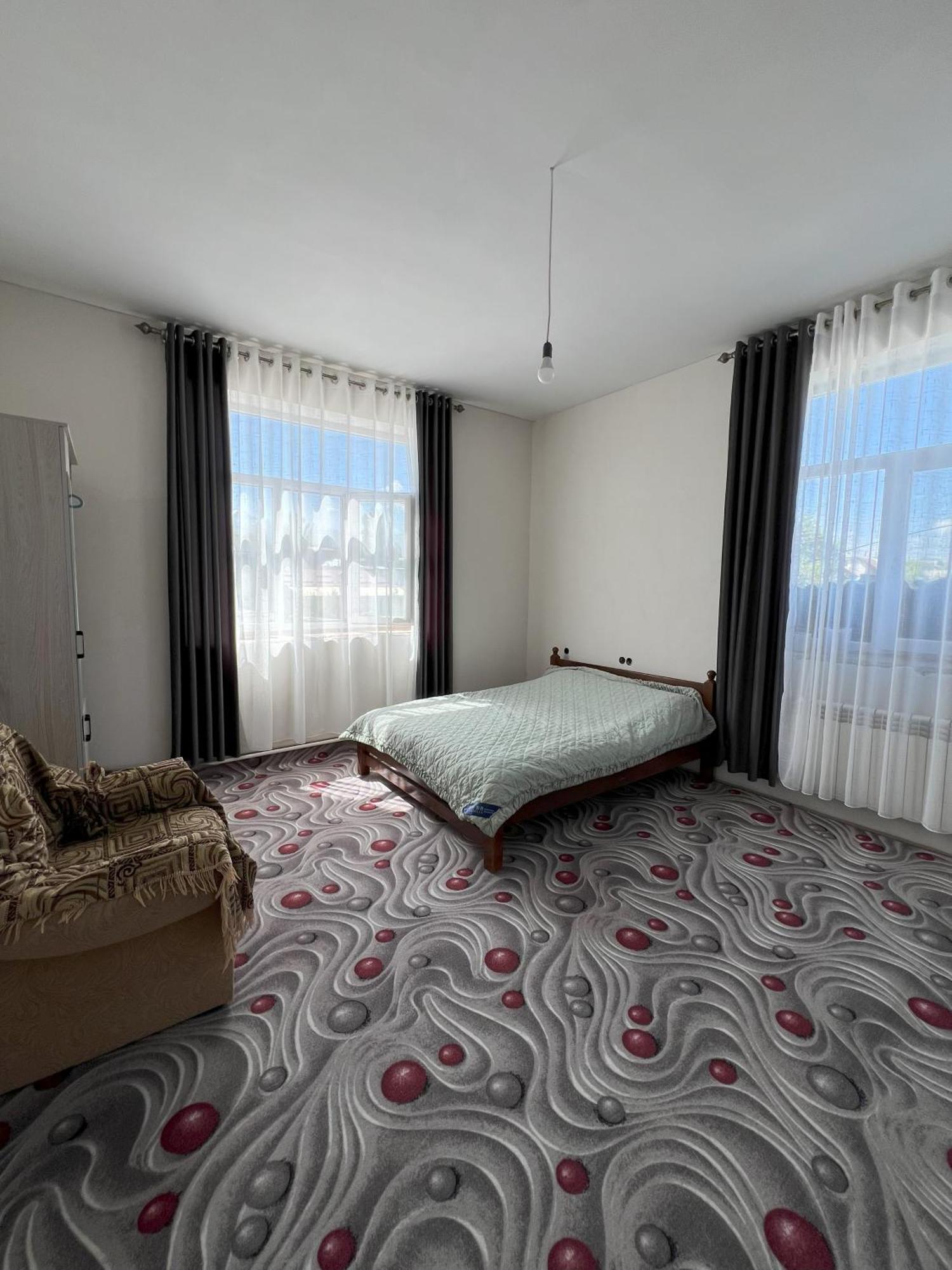 Emir Guest House In Каракол Экстерьер фото